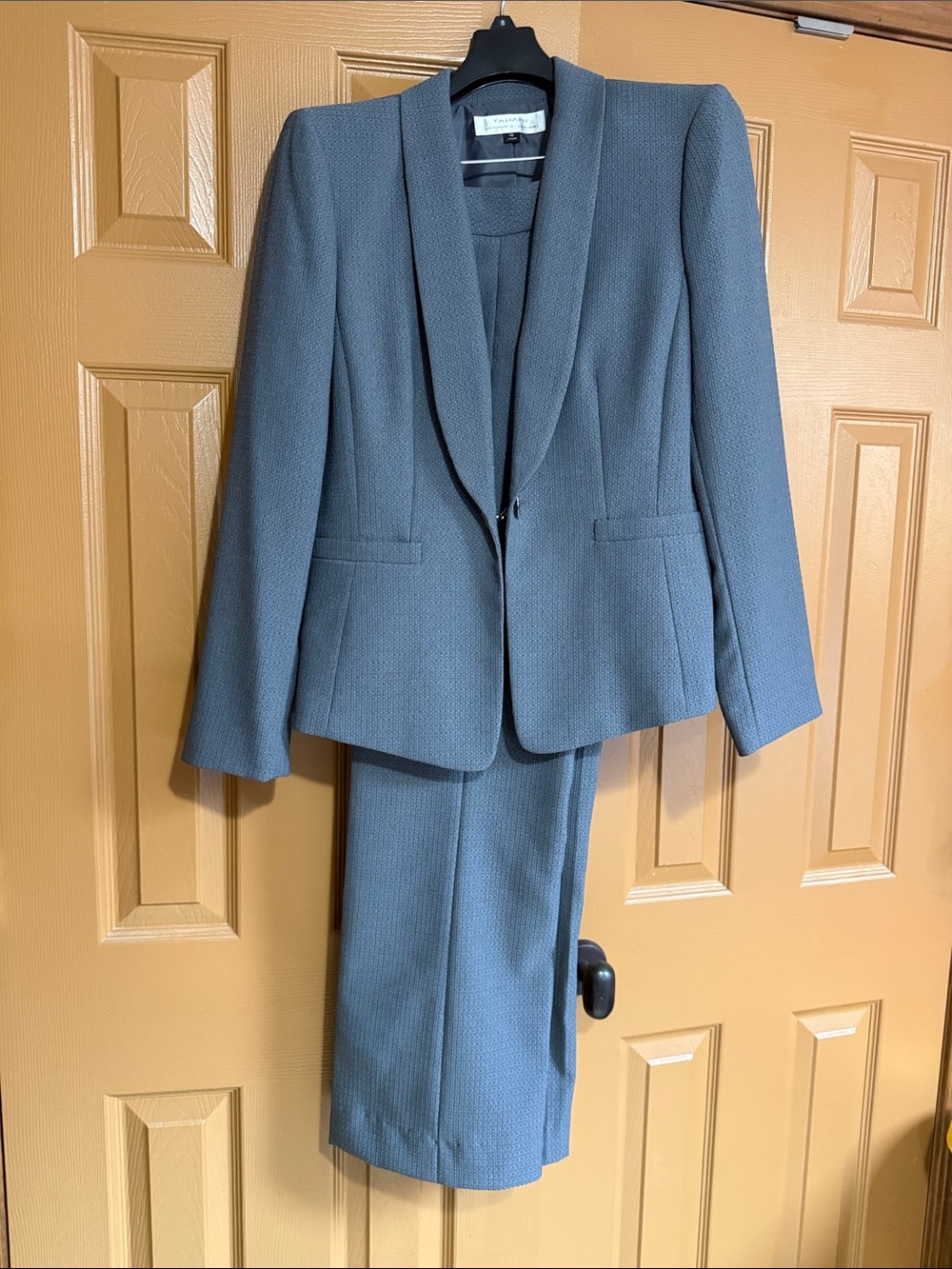 Tahari Gray Women's Tailored Blazer & Pant Suit